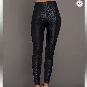 CARBON38
High Rise 7/8 Legging in Leopard Takara Shine medium